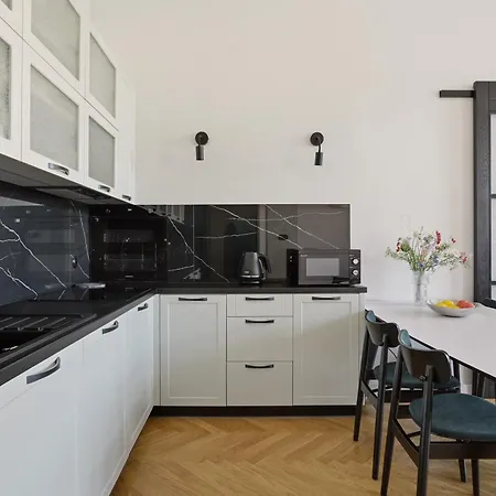 Market Square View 2 As R26 79 M2 Apartment Wroclaw